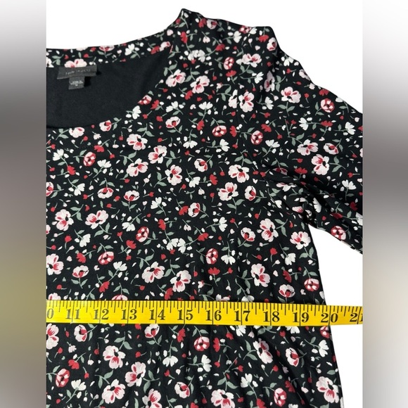 J.Jill Wearever Collection Floral Scoop-Neck Black Tunic Medium - Picture 8 of 12